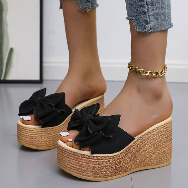 Nikkie Wegde Sandalen | Comfortabele Trendy zomerse sandalen met bloem detail voor dames