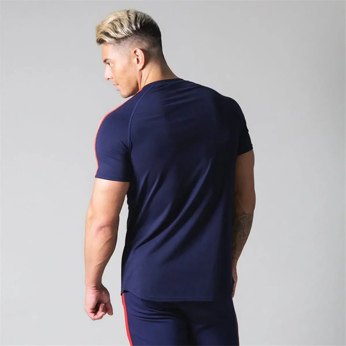 Miko Muscle-Fit T-Shirt | Casual Stretch comfortabel heren T-shirt voor gespierde mannen