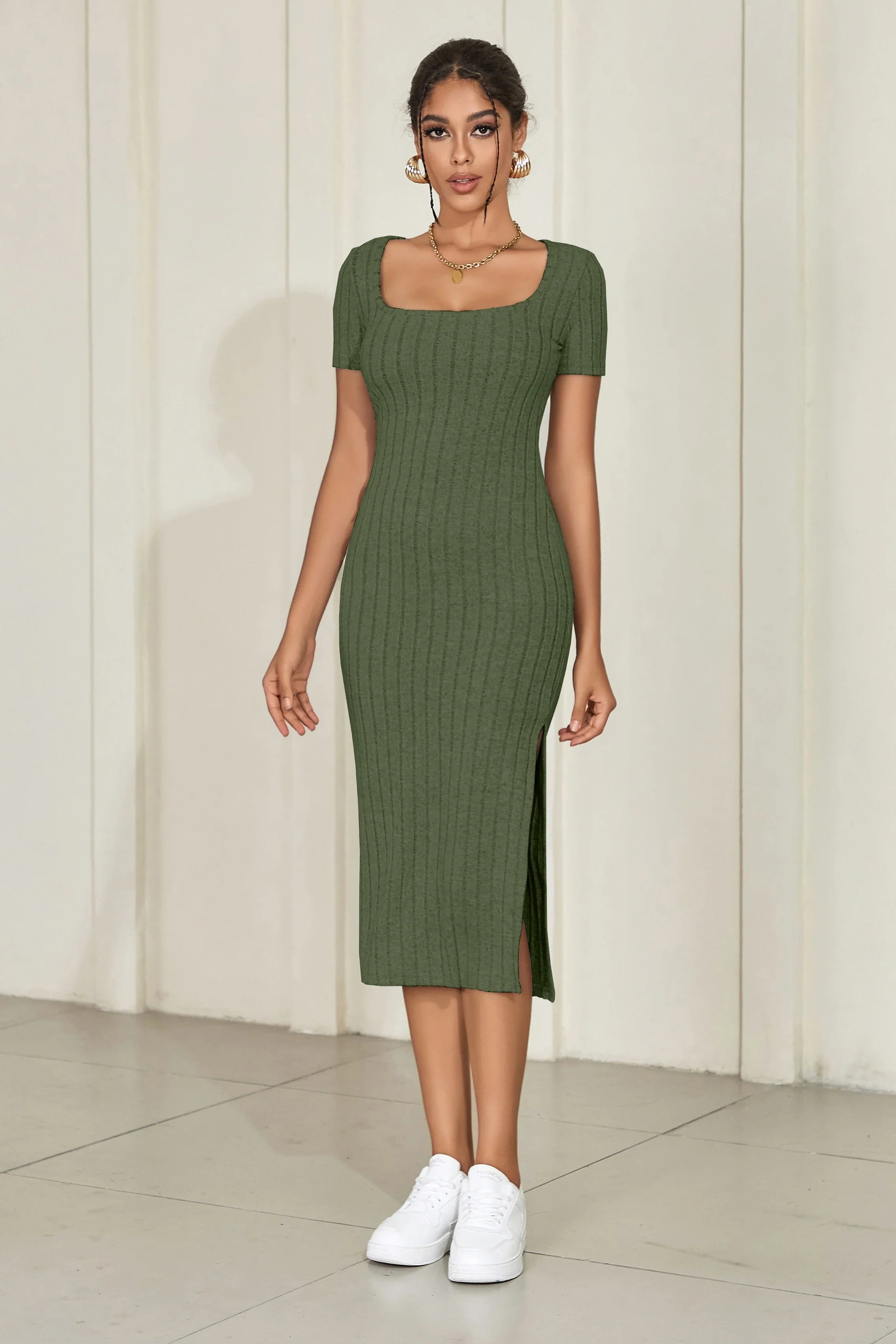 Ciara Knitted Dress | Midi bodycon damesjurk met korte mouwen en split