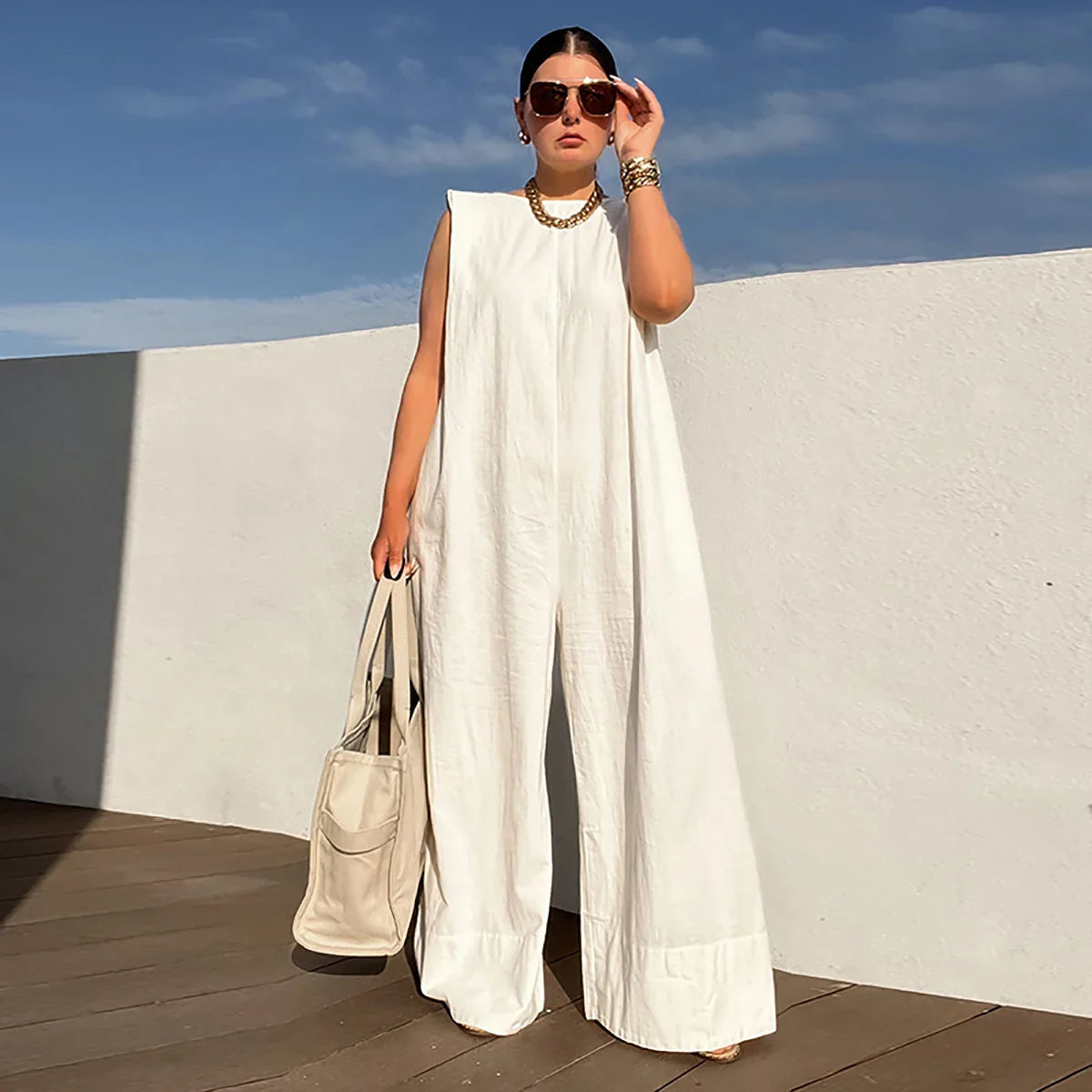 Ingrid mouwloze jumpsuit | Stijlvolle, casual jumpsuit voor dames met wijde pijpen en oversized pasvorm