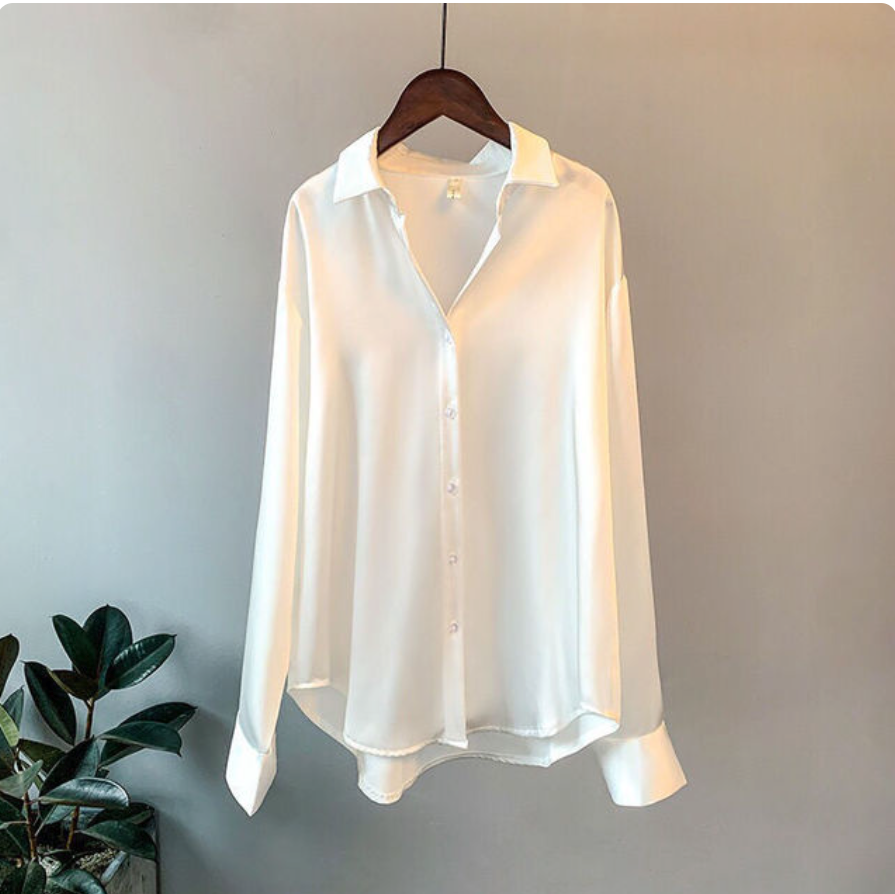 Ivy Satijnen Blouse | Moderne zijden blouse voor dames met knopen