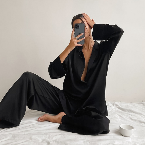 Eline Satijnen huispak Set | Luchtige Trendy Zwarte blouse en broek voor dames